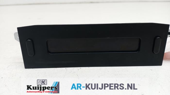 Begagnade Innerdisplay Peugeot 1007 (KM) 1.4 Pris € 35,00 Marginaltabell erbjuds av Autorecycling Kuijpers