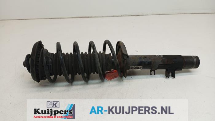 Front shock absorber, right from a Peugeot 1007 (KM) 1.4 2005