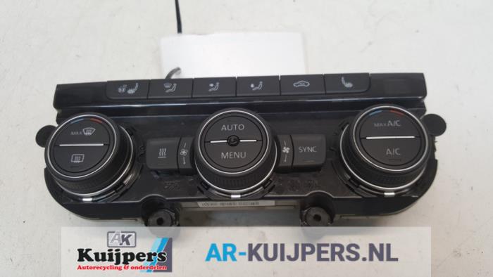 Heater control panel from a Volkswagen Golf Sportsvan (AUVS) 2.0 TDI 110 16V 2015