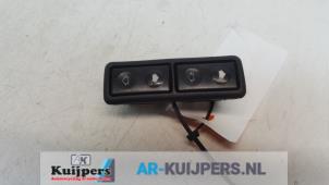 Usagé Commutateur vitre électrique Jeep Cherokee/Liberty (KJ) 2.4 16V Prix € 30,00 Règlement à la marge proposé par Autorecycling Kuijpers