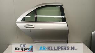 Usagé Porte arrière droite Mercedes S (W220) 3.2 S-320 18V Prix € 150,00 Règlement à la marge proposé par Autorecycling Kuijpers