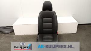 Używane Fotel prawy Volvo XC70 (BZ) 2.4 D5 20V AWD Cena € 125,00 Procedura marży oferowane przez Autorecycling Kuijpers