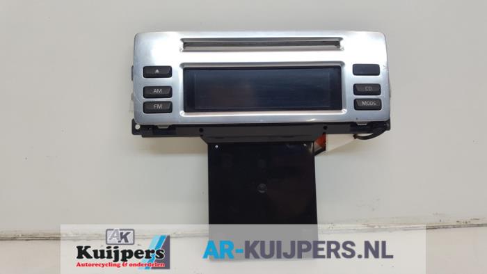 Radio control panel from a Volvo XC70 (BZ) 2.4 D5 20V AWD 2008