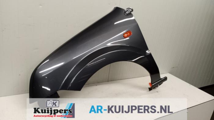 Front wing, left from a Ford Fusion 1.4 16V 2003