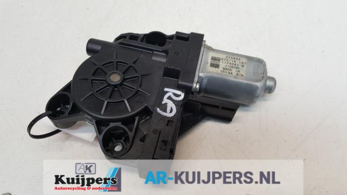 Usados Motor de ventanilla de puerta Volvo XC70 (BZ) 2.4 D5 20V AWD Precio € 15,00 Norma de margen ofrecido por Autorecycling Kuijpers