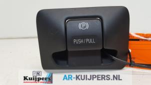 Usados Interruptor de freno de mano Volvo XC70 (BZ) 2.4 D5 20V AWD Precio € 14,00 Norma de margen ofrecido por Autorecycling Kuijpers