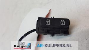 Used Central locking switch Volvo XC70 (BZ) 2.4 D5 20V AWD Price € 10,00 Margin scheme offered by Autorecycling Kuijpers