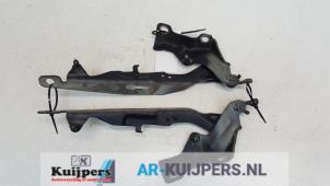 Used Bonnet Hinge Volvo XC70 (BZ) 2.4 D5 20V AWD Price € 35,00 Margin scheme offered by Autorecycling Kuijpers