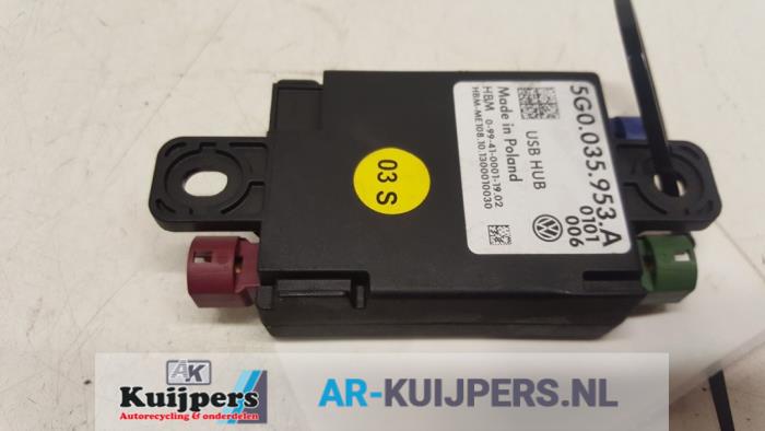 Begagnade USB-modul Volkswagen Golf VII (AUA) 1.4 GTE 16V Pris € 20,00 Marginaltabell erbjuds av Autorecycling Kuijpers