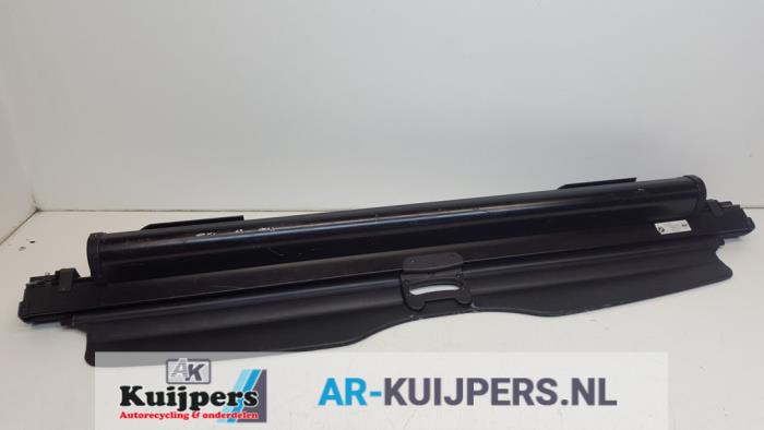 Luggage compartment cover from a BMW 5 serie Touring (E39) 525i 24V 2002