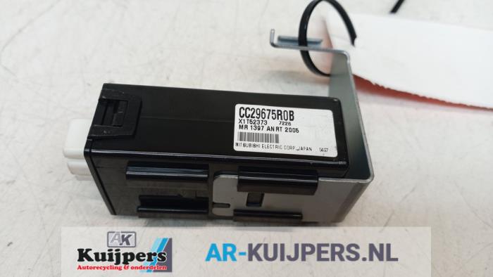 Usados Módulo PDC Mazda 5 (CR19) 2.0 CiDT 16V High Power Precio € 15,00 Norma de margen ofrecido por Autorecycling Kuijpers