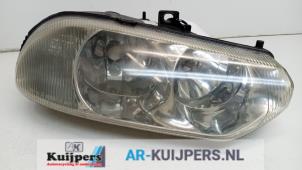 Używane Reflektor prawy Alfa Romeo 156 (932) 1.8 Twin Spark 16V Cena € 19,00 Procedura marży oferowane przez Autorecycling Kuijpers