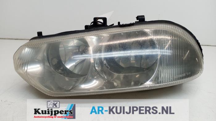 Używane Reflektor lewy Alfa Romeo 156 (932) 1.8 Twin Spark 16V Cena € 19,00 Procedura marży oferowane przez Autorecycling Kuijpers
