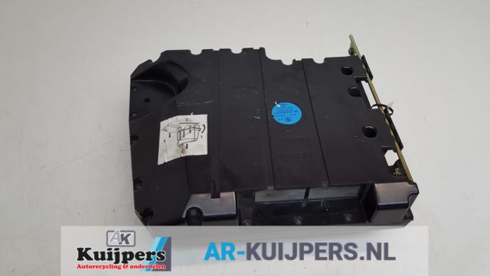 Używane Subwoofer BMW 5 serie Touring (E39) 525i 24V Cena € 40,00 Procedura marży oferowane przez Autorecycling Kuijpers