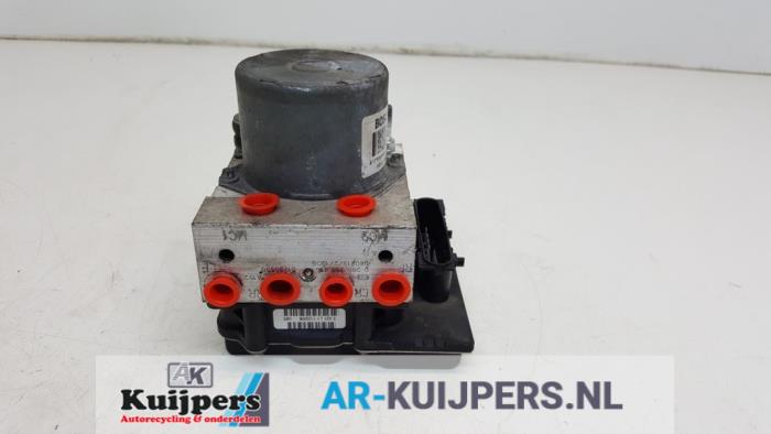Używane Pompa ABS Fiat Bravo (198A) 1.4 T-Jet 16V 150 Cena € 40,00 Procedura marży oferowane przez Autorecycling Kuijpers
