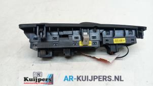 Interruptor combinado de ventanillas de un Fiat Bravo (198A) 1.4 T-Jet 16V 150 2008