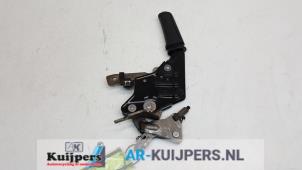 Used Parking brake lever Alfa Romeo 159 (939AX) 1.8 MPI 16V Price € 30,00 Margin scheme offered by Autorecycling Kuijpers