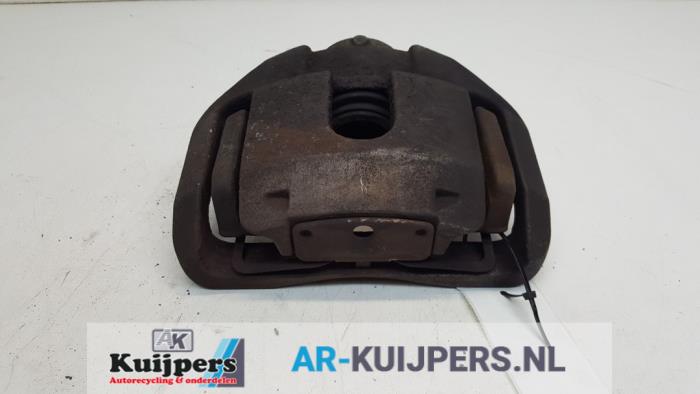 Gebrauchte Bremszange links vorne BMW 5 serie (E60) 520i 24V Preis € 20,00 Margenregelung angeboten von Autorecycling Kuijpers