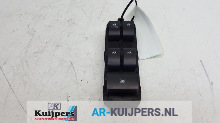 Usados Interruptor combinado de ventanillas Opel Antara (LA6) 2.4 16V 4x4 Precio € 25,00 Norma de margen ofrecido por Autorecycling Kuijpers