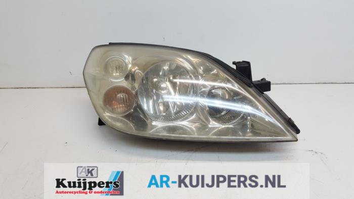 Używane Reflektor prawy Nissan Primera Traveller (W12) 2.0 16V Cena € 49,00 Procedura marży oferowane przez Autorecycling Kuijpers