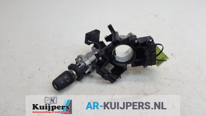 Używane Stacyjka + Kluczyk Opel Astra J GTC (PD2/PF2) 2.0 CDTI 16V ecoFLEX Cena € 29,00 Procedura marży oferowane przez Autorecycling Kuijpers