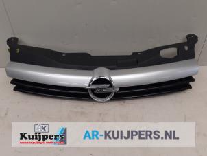 Usados Rejilla Opel Astra H (L48) 1.9 CDTi 16V 120 Precio € 25,00 Norma de margen ofrecido por Autorecycling Kuijpers