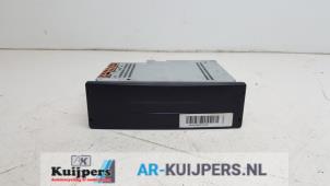 Used Radio module Renault Clio III (BR/CR) 1.6 16V Price € 30,00 Margin scheme offered by Autorecycling Kuijpers
