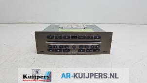 Used Radio CD player Renault Clio III (BR/CR) 1.6 16V Price € 30,00 Margin scheme offered by Autorecycling Kuijpers