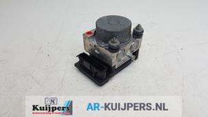 Used ABS pump Renault Clio III (BR/CR) 1.6 16V Price € 20,00 Margin scheme offered by Autorecycling Kuijpers