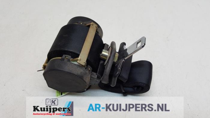 Front seatbelt, right from a Nissan Primastar 1.9 dCi 80 2005