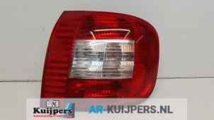 Usagé Feu arrière droit Fiat Multipla (186) 1.6 16V 100 SX,ELX Prix € 25,00 Règlement à la marge proposé par Autorecycling Kuijpers