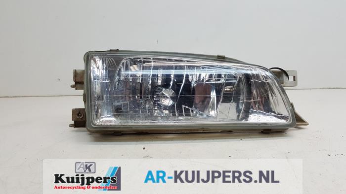 Używane Reflektor prawy Subaru Impreza I Plus (GF) 1.6i GL AWD 16V Cena € 24,00 Procedura marży oferowane przez Autorecycling Kuijpers