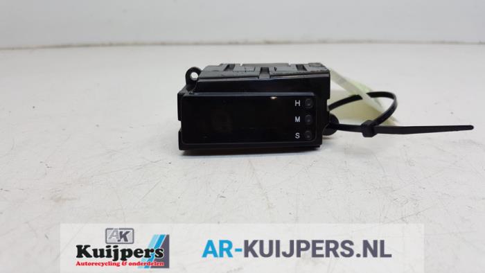 Używane Zegar Chevrolet Epica 2.5 24V Cena € 20,00 Procedura marży oferowane przez Autorecycling Kuijpers