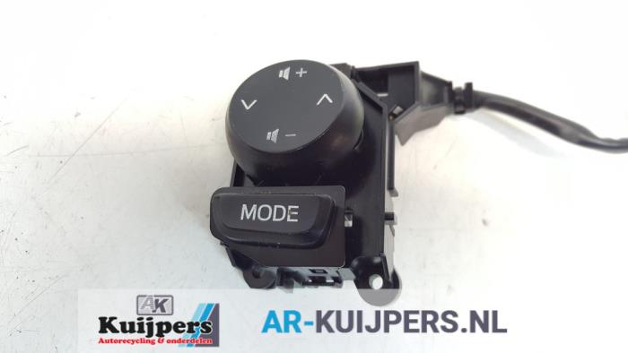 Steering wheel mounted radio control from a Citroën C1 1.0 Vti 68 12V 2014