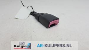 Used Front seatbelt buckle, right Daihatsu Cuore (L251/271/276) 1.0 12V DVVT Price € 10,00 Margin scheme offered by Autorecycling Kuijpers