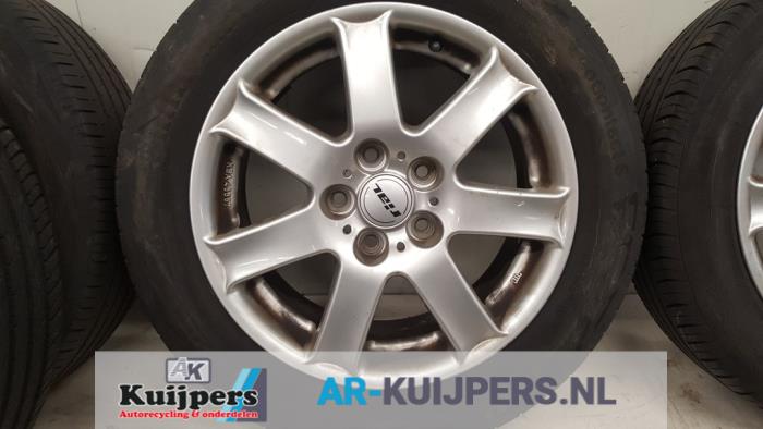 Set of wheels + tyres from a Volkswagen Golf VI Variant (AJ5/1KA) 1.6 TDI 16V 105 2011