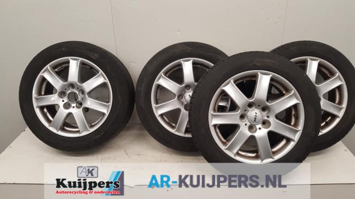 Set of wheels + tyres from a Volkswagen Golf VI Variant (AJ5/1KA) 1.6 TDI 16V 105 2011