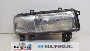 Used Headlight, right Renault Master III (FD/HD) 2.5 dCi 16V Price € 25,00 Margin scheme offered by Autorecycling Kuijpers