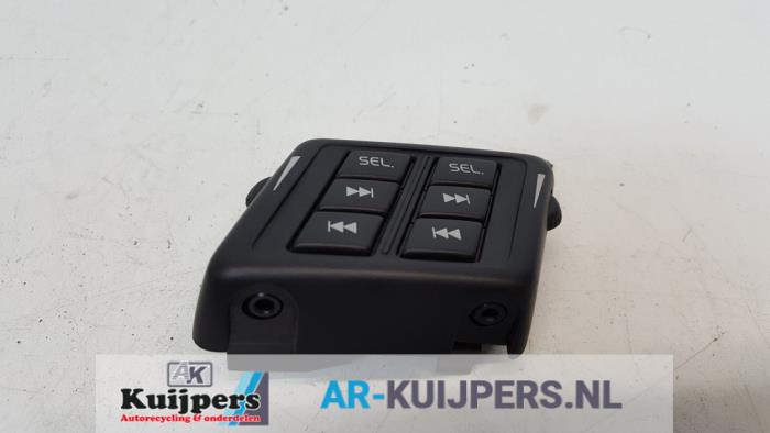 Używane Przelacznik Volvo XC90 I 2.5 T 20V Cena € 20,00 Procedura marży oferowane przez Autorecycling Kuijpers
