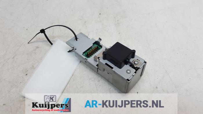 Używane Antena GPS Volvo XC90 I 2.5 T 20V Cena € 40,00 Procedura marży oferowane przez Autorecycling Kuijpers