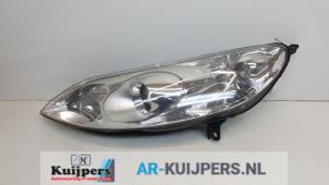 Used Headlight, left Peugeot 407 (6D) 1.6 HDi 16V Price € 30,00 Margin scheme offered by Autorecycling Kuijpers