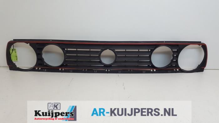 Grille from a Volkswagen Golf II (19E) 1.8 GTI 1985