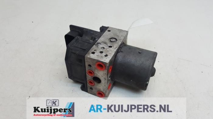 Usagé Pompe ABS Rover 75 2.0 V6 24V Classic Prix € 40,00 Règlement à la marge proposé par Autorecycling Kuijpers