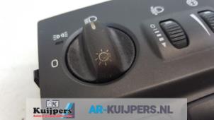 Usados Interruptor de luz Volvo S40 (VS) 1.8 16V Precio € 15,00 Norma de margen ofrecido por Autorecycling Kuijpers