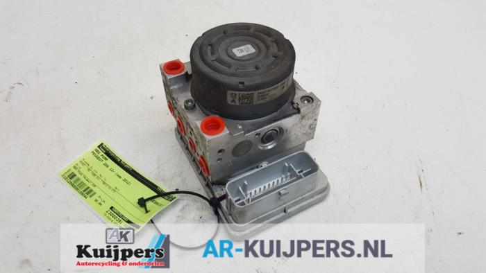 Begagnade ABS-pump Peugeot 208 I (CA/CC/CK/CL) 1.4 HDi Pris € 45,00 Marginaltabell erbjuds av Autorecycling Kuijpers
