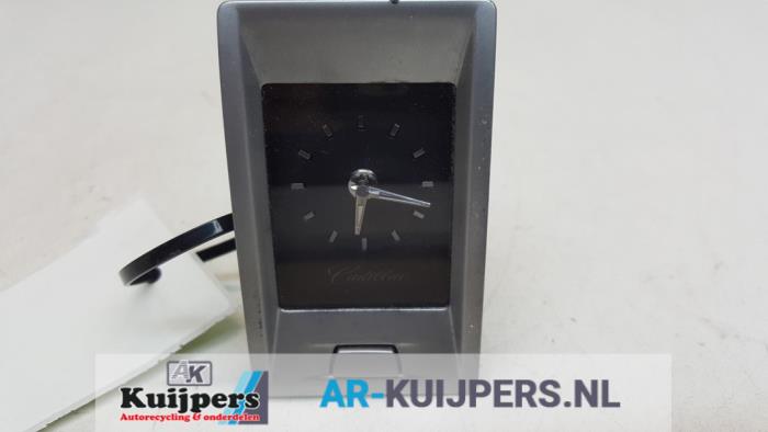 Begagnade Klocka Cadillac BLS 2.0 Turbo 16V Pris € 25,00 Marginaltabell erbjuds av Autorecycling Kuijpers