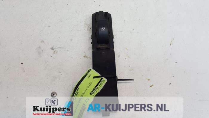 Usados Interruptor de ventanilla eléctrica Cadillac BLS 2.0 Turbo 16V Precio € 17,50 Norma de margen ofrecido por Autorecycling Kuijpers