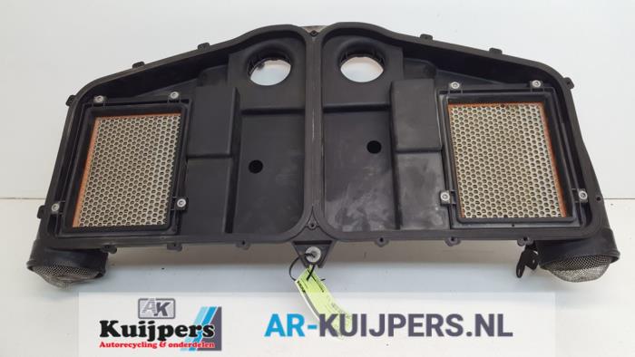 Begagnade Luftfilterhus Audi RS 6 (C5) RS6 4.2 V8 40V Biturbo Pris € 75,00 Marginaltabell erbjuds av Autorecycling Kuijpers