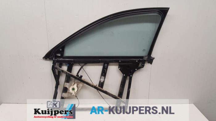 Window mechanism 4-door, front right from a Audi RS 6 (C5) 4.2 V8 40V Biturbo 2003