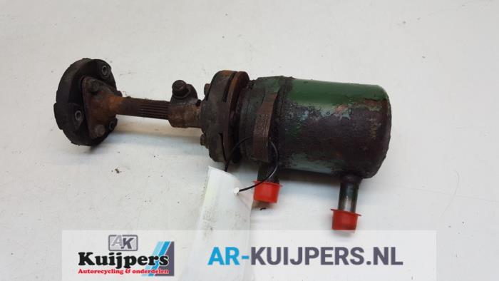 Usagé Pompe de direction Citroen CX II 2.5 D,RD,TRD Turbo 2 Prix € 50,00 Règlement à la marge proposé par Autorecycling Kuijpers